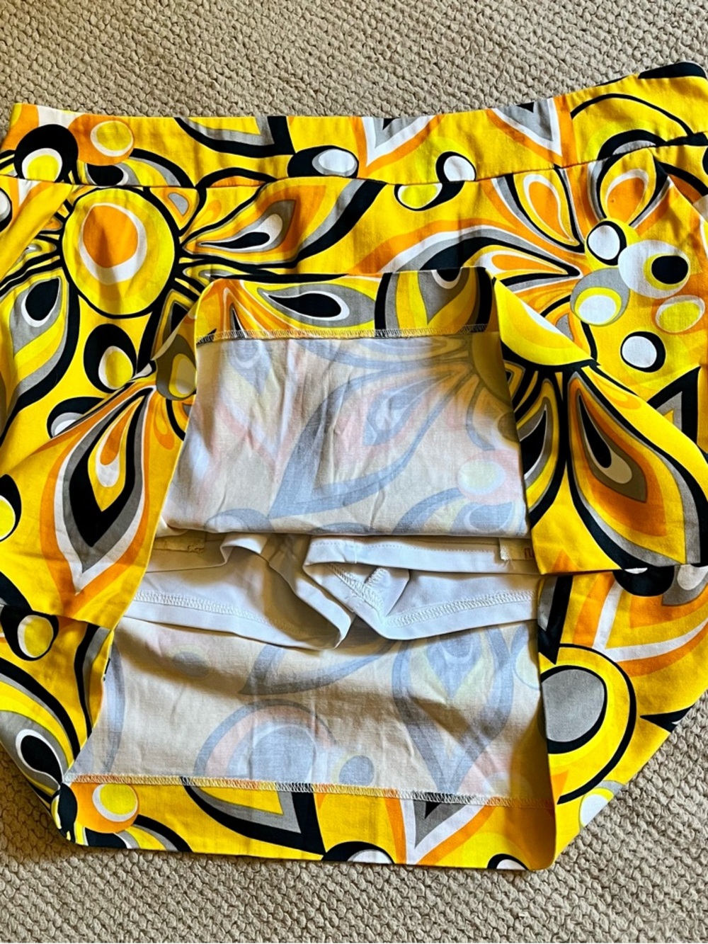 Loudmouth Ladies Vibrant Yellow Floral Cotton Blend Golf Skort Skirt with Shorts - Picture 10 of 10